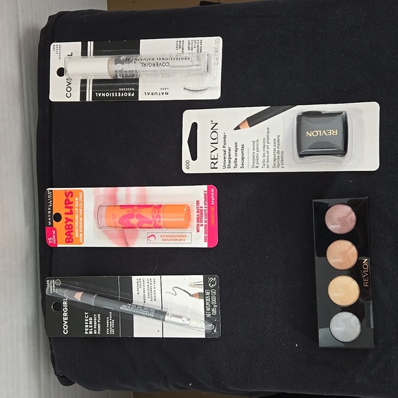 Make-up Kit Covergirl, Revlon,Maybelline - Picture 1 of 7